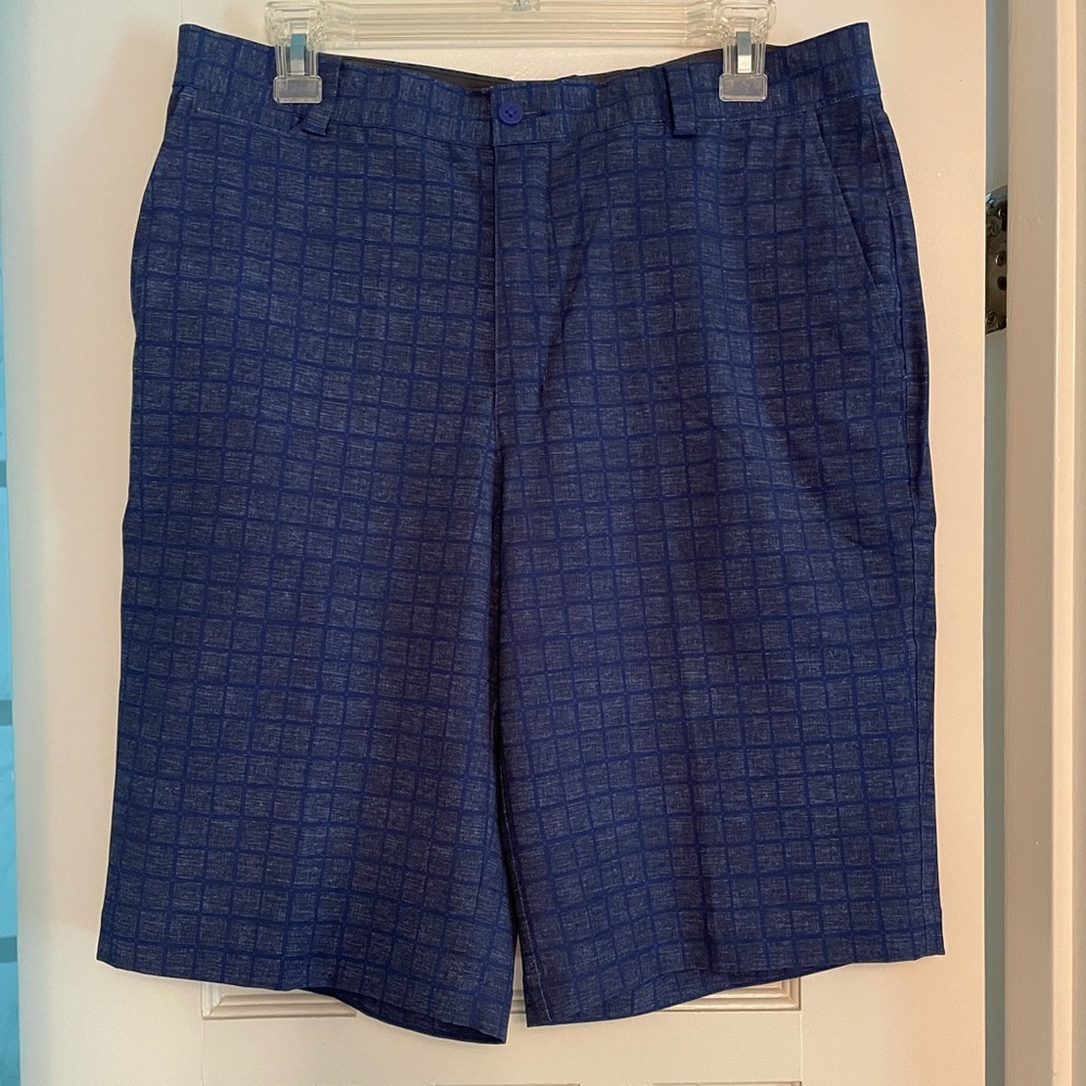 Like new men’s golf shorts